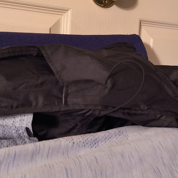 Nike Featherlight Windbreaker (L) Black Hooded Full Zip Front - Picture 7 of 14